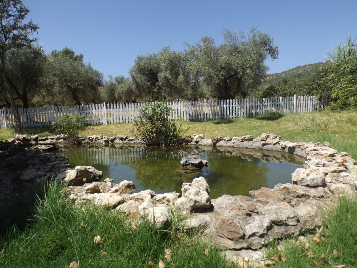 El Venero De Mostoles Constantina Extérieur photo