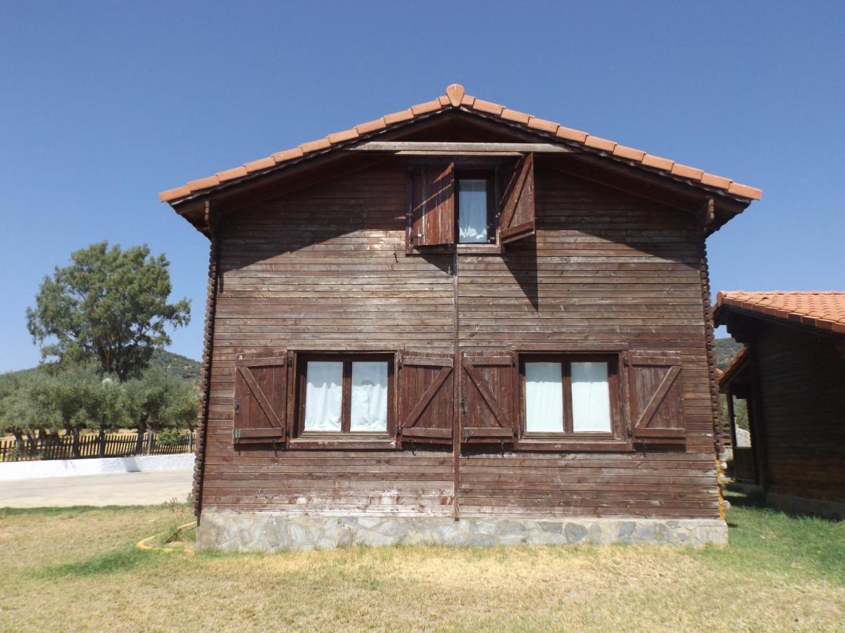 El Venero De Mostoles Constantina Extérieur photo