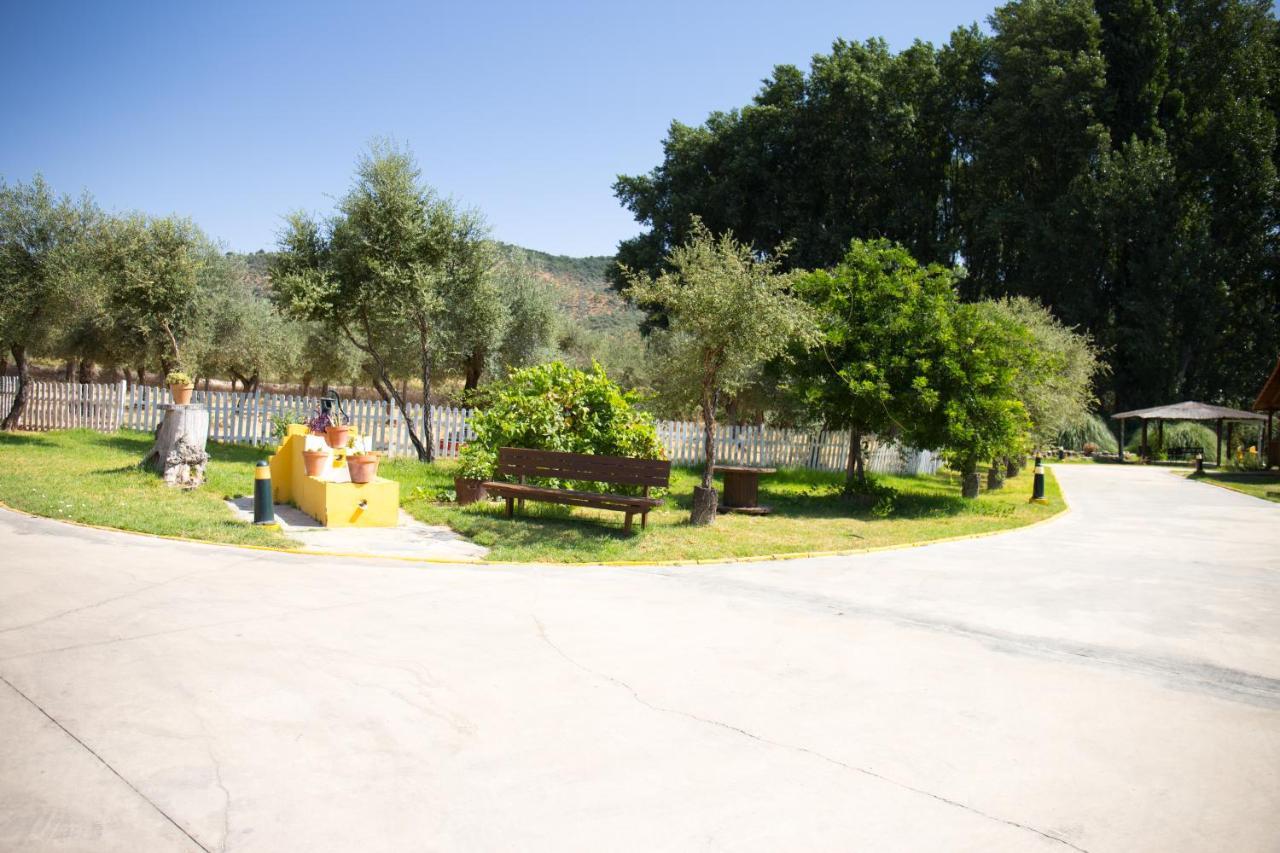 El Venero De Mostoles Constantina Extérieur photo