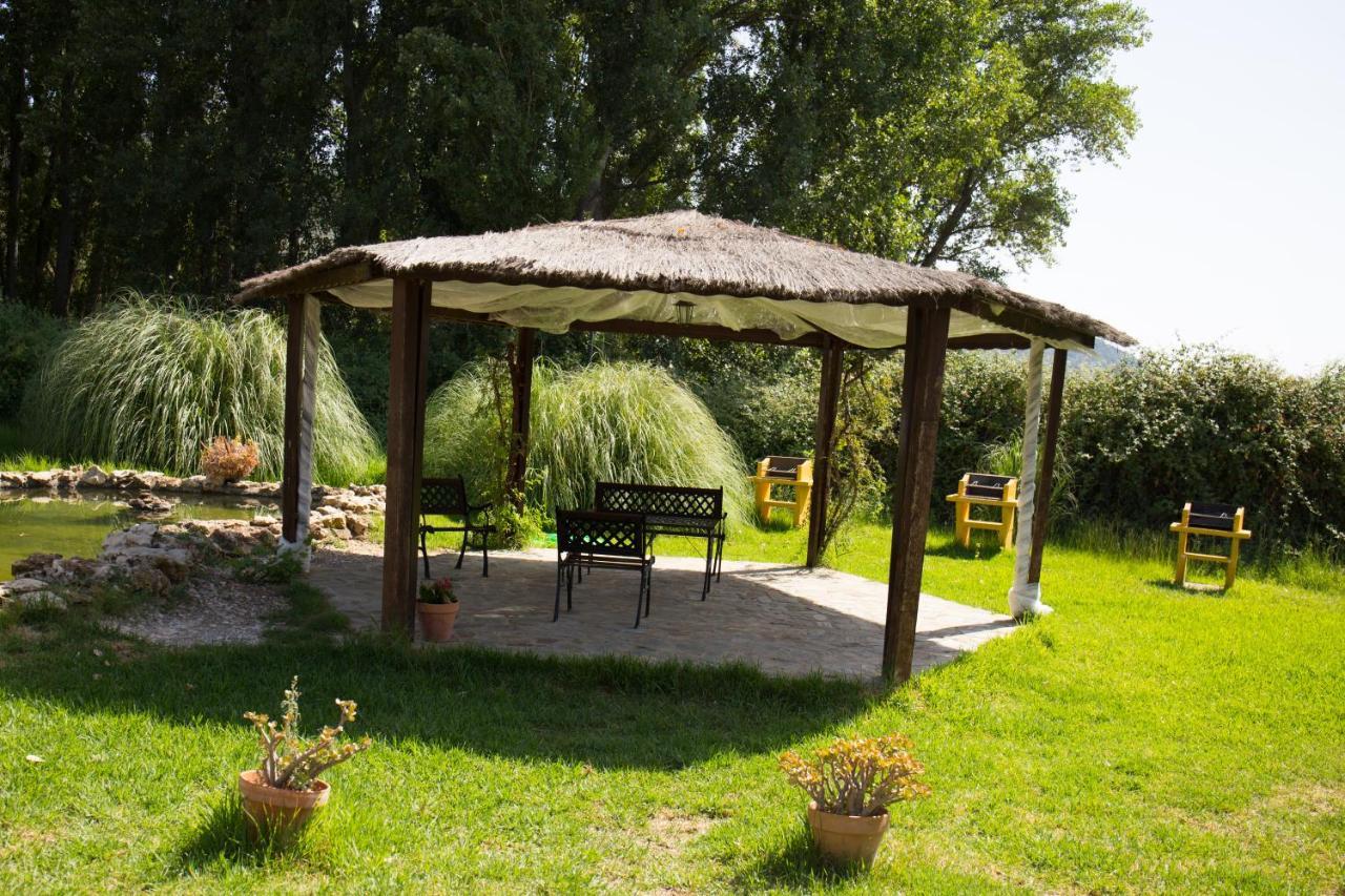 El Venero De Mostoles Constantina Extérieur photo
